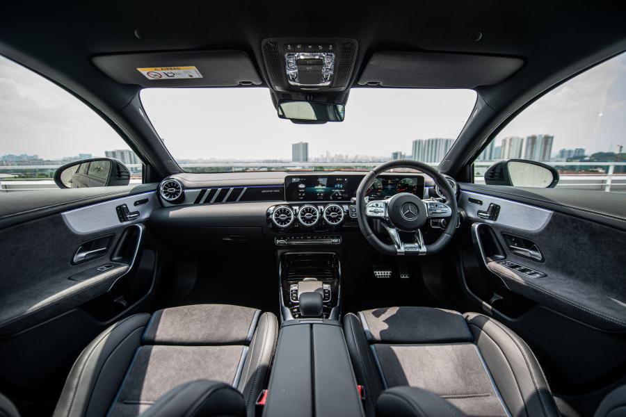 Торпедо Mercedes-AMG A35 4Matic Edition 1 (W177) 2019 года  (JP) (фото 31 из 57)
